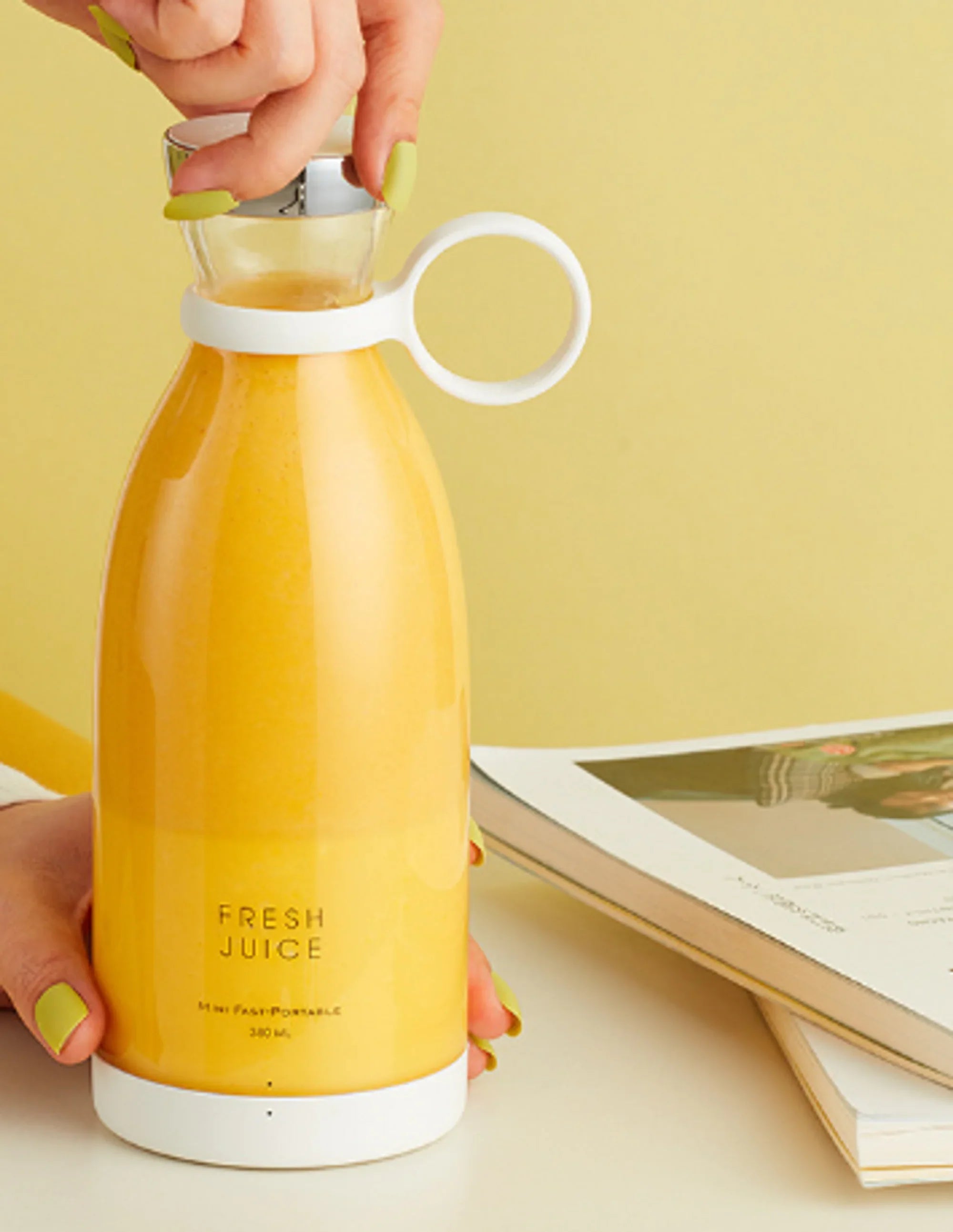 Portable Mini Electric Fruit Blender